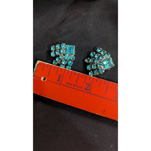 Vintage Rhinestone Clip-On Earrings With Blue Stones & Silver Tone Metal - Picture 5 of 8